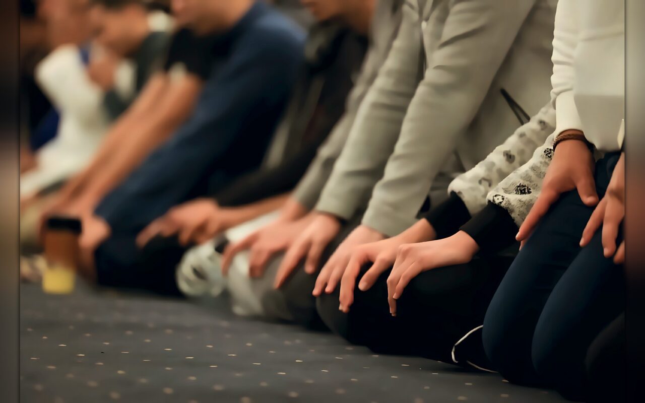 هل أحصل على ثواب صلاة الجمعة حال إدراك الإمام في التشهد الأخير؟.. الإفتاء توضح