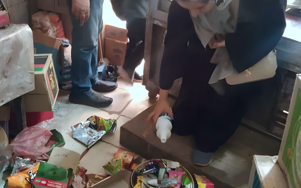 إعدام 20 كيلو جرامًا من المواد الغذائية غير الصالحة للاستهلاك الآدمي بمدينة محلة دمنة