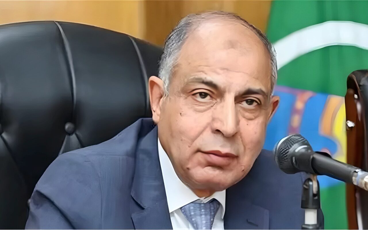 تخفيفا عن المواطنين، محافظ المنيا يعلن استمرار منافذ خفض الأسعار لمدة 6 أشهر إضافية