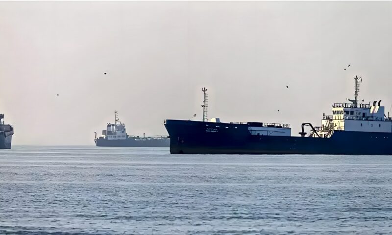 مسؤولون إيرانيون لرويترز: طهران لديها خطط مفصلة لضرب كابلات الاتصالات البحرية في الخليج