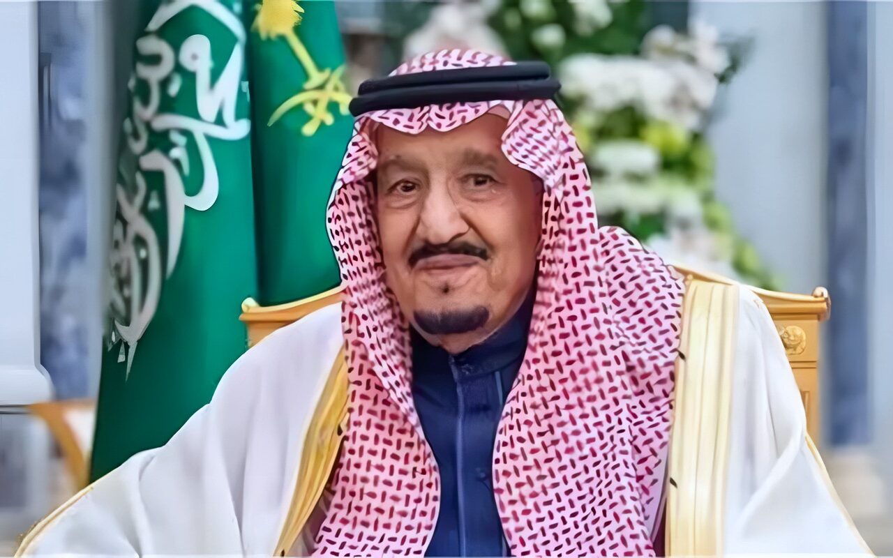 رفع الحد الأدنى للأجور، الملك سلمان يوجه بحزمة إجراءات لتخفيف أعباء المواطنين