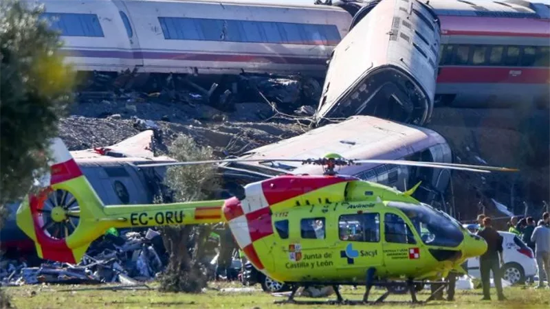 وزيرة سابقة بين 68 قتيلًا في حادث تصادم قطارين فائقي السرعة بإسبانيا