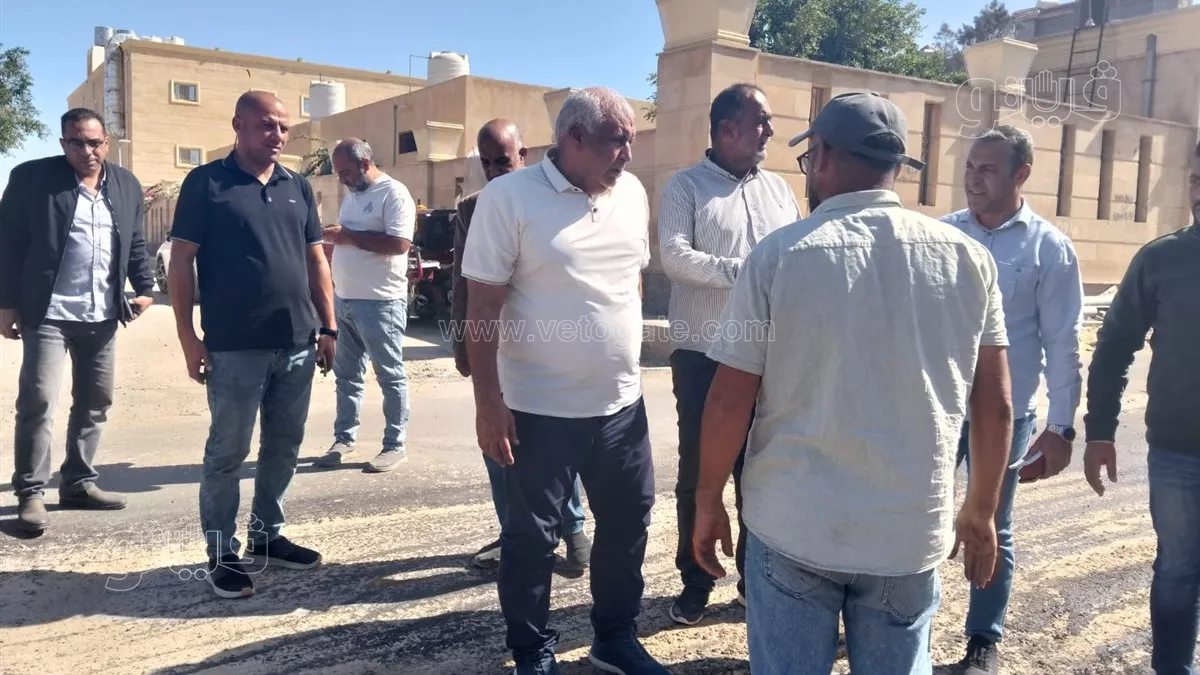 محافظ مطروح يتفقد مشروعات تطوير مدينة الحمام لتحسين الصحة والبنية التحتية