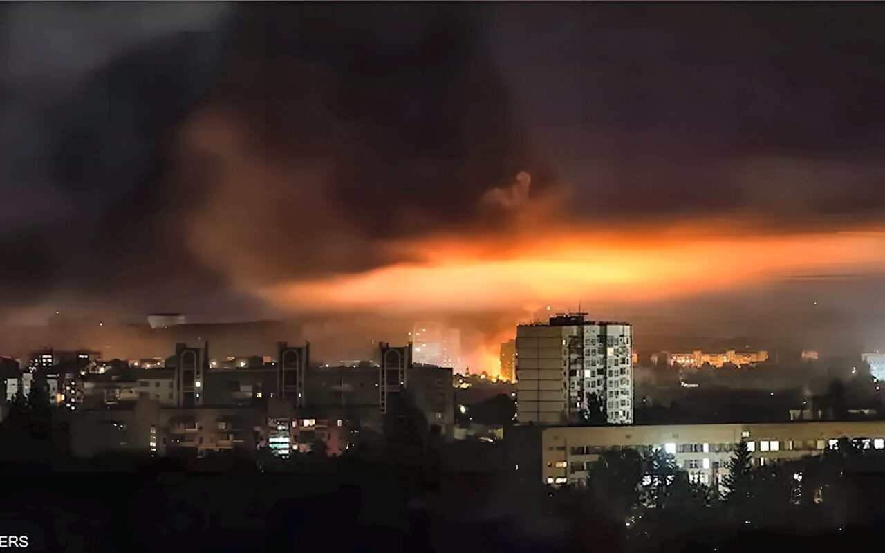 انفجارات تهز كييف وتحذيرات من هجوم روسي واسع