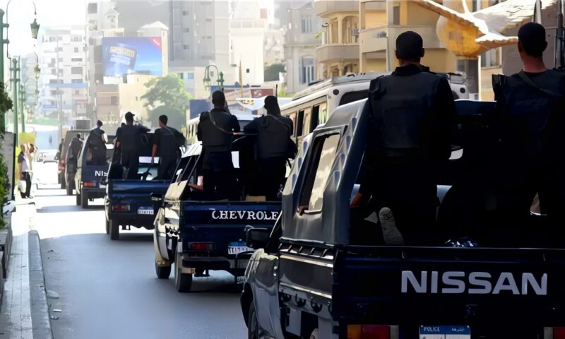 الشرطة تنقذ فتاة مشردة من الشارع بالغردقة