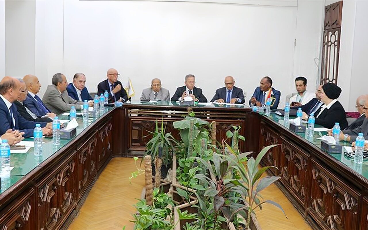 الأطباء تحذر من قبول طلاب بـ50% وتطالب بتوحيد قواعد التنسيق