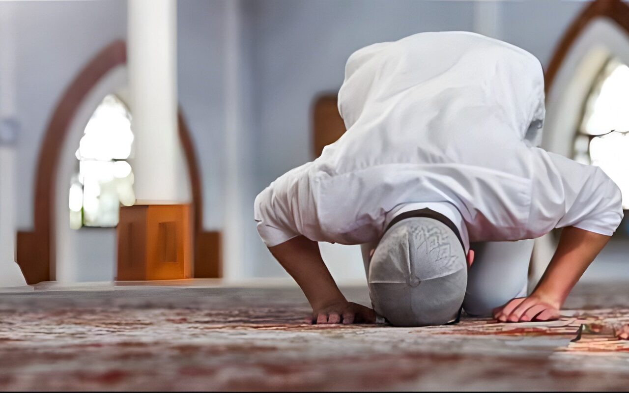 ما هو آخر وقت لصلاة العشاء؟.. الإفتاء توضح حكم تأخيرها إلى منتصف الليل
