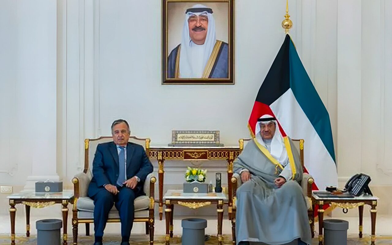 نبيل فهمي يلتقي ولي عهد الكويت