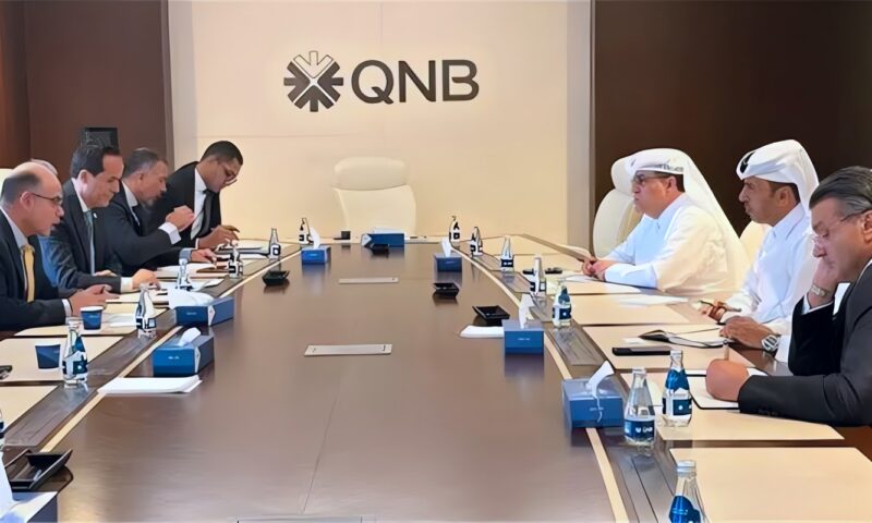 وزير الاستثمار يبحث مع الرئيس التنفيذي لمجموعة QNB تعزيز الترويج للطروحات الحكومية المصرية