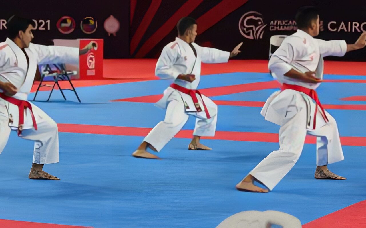 المنتخب يتوج بوصافه بطولة العالم في الكاراتيه