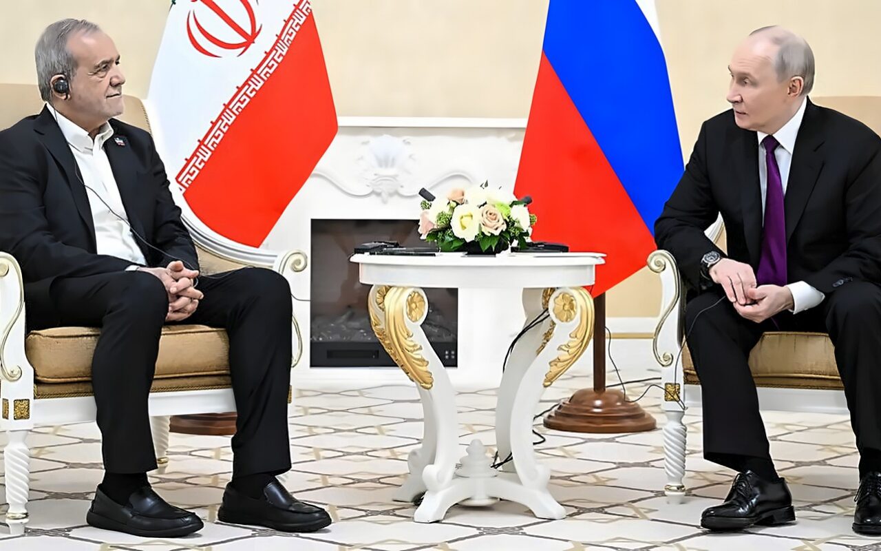 بوتين لبزشكيان: مستعدون للمساعدة في تسوية حرب الشرق الأوسط