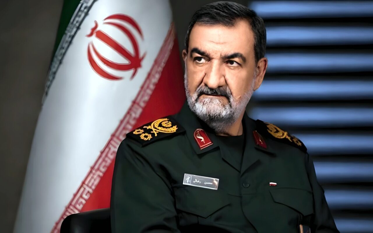 أمين مجلس الأمن القومي الإيراني يؤكد رفض بلاده نقل اليورانيوم المخصب إلى الخارج 