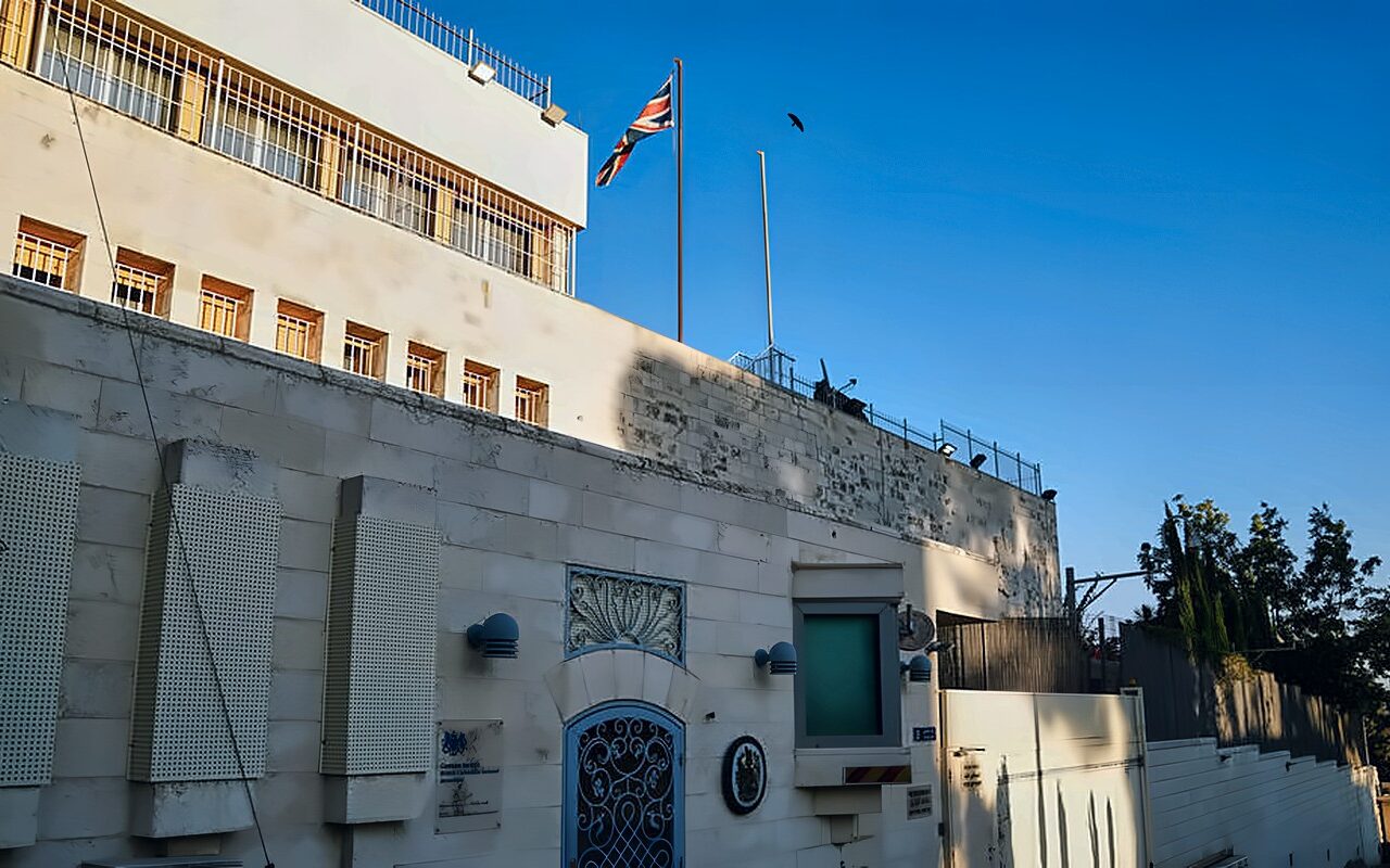 لماذا حولت لندن قنصليتها في القدس تحت مسمى “البعثة البريطانية”؟