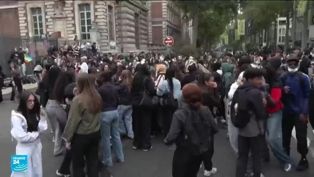 غضب في المدارس الثانوية الفرنسية.. الطلاب يطالبون بظروف تعليمية أفضل