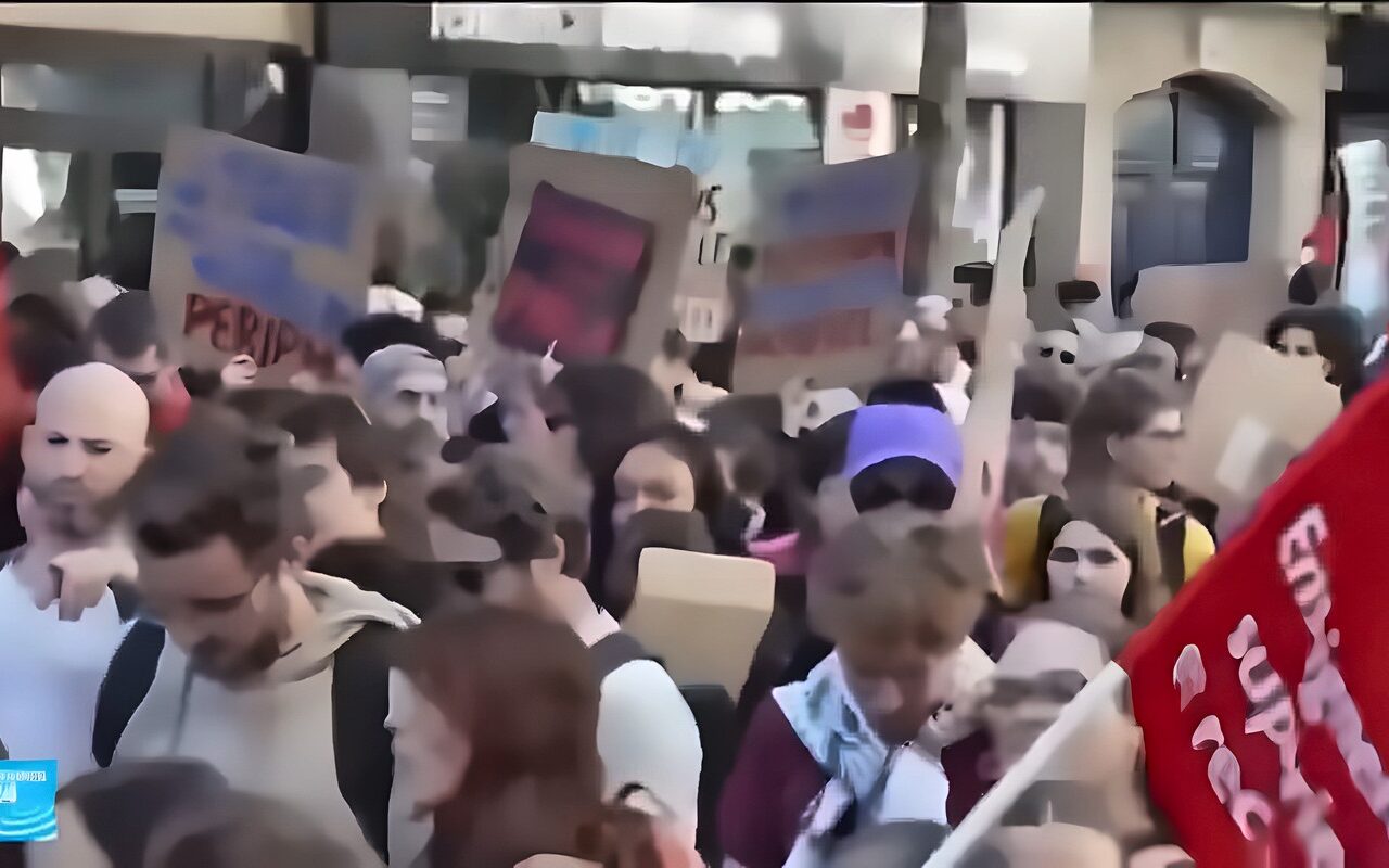 الاحتجاجات الطلابية تتصاعد في فرنسا ولوكورنو يتهم أقصى اليسار بالسعي إلى “إثارة الفوضى”