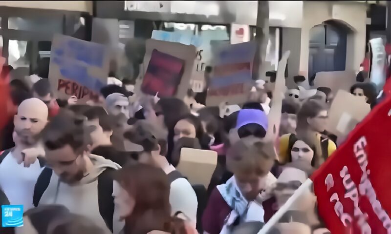 الاحتجاجات الطلابية تتصاعد في فرنسا ولوكورنو يتهم أقصى اليسار بالسعي إلى “إثارة الفوضى”