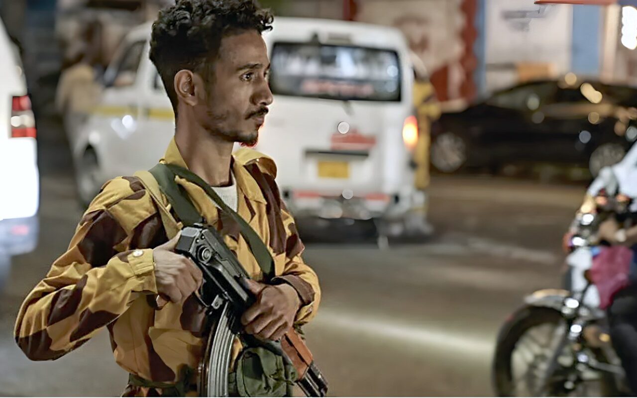 مباشر: السعودية تتهم الحوثيين باستهداف محطة تغذي المسجد النبوي بالكهرباء والجماعة تنفي