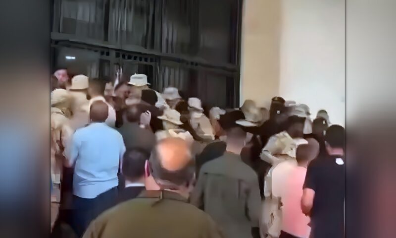 ملثمون يحاولون اقتحام ديوان المحاسبة الليبي- (فيديو)