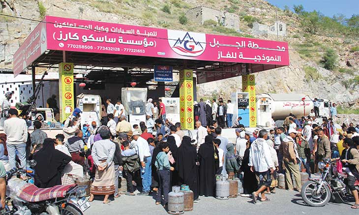 اليمن: 53 قتيلا ومئات الجرحى في هجوم حوثي على معسكر تدريب للأمن الداخلي