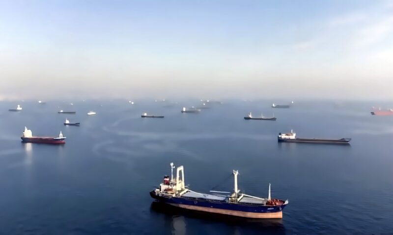 بعد هجوم المسيّرات.. 9 بحارة سوريين مفقودون بالبحر الأسود