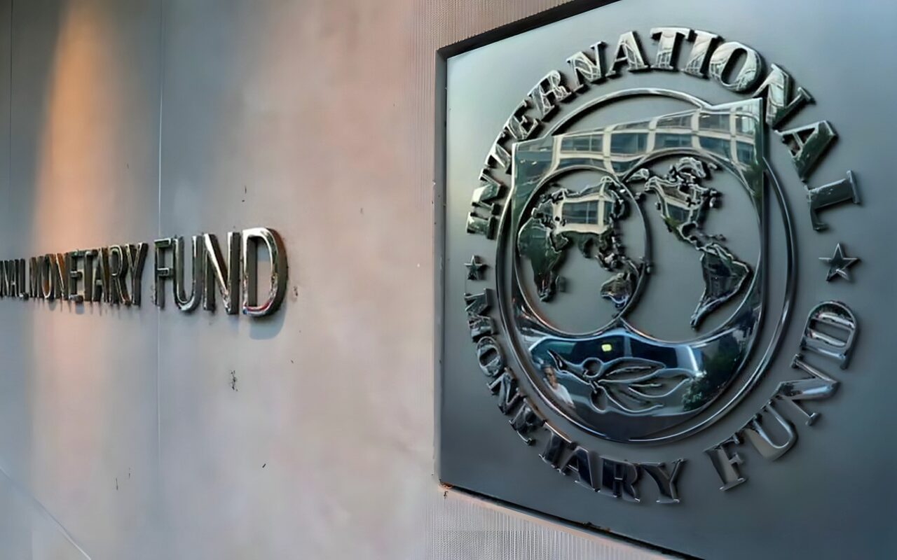 إدارة IMF توافق على برنامج خاضع لمتابعة خبراء الصندوق مع اليمن