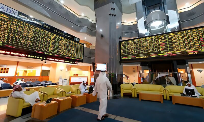 تراجع معظم بورصات الخليج وسط ترقب التطورات الجيوسياسية