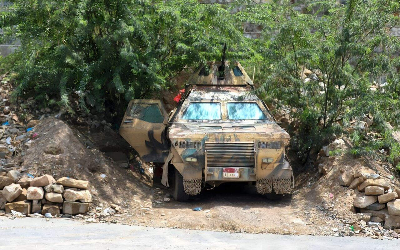 إحباط هجمات حوثية واسعة في تعز ولحج.. وغارات تدمر غرفة قيادة للميليشيا
