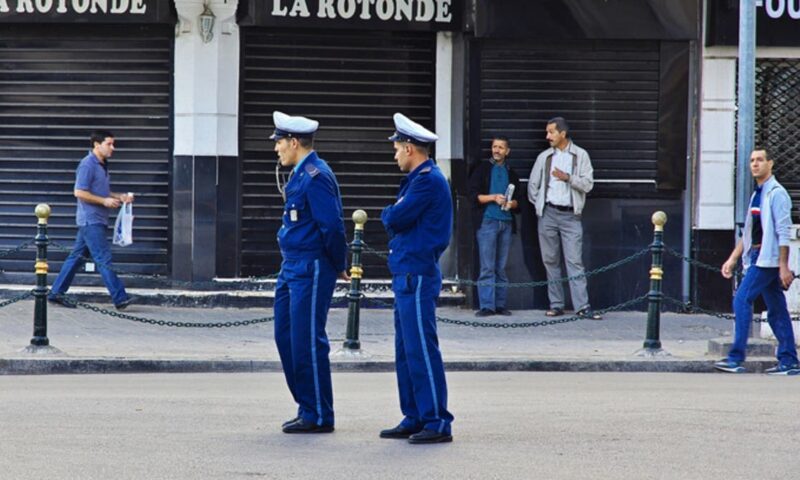مقترح لتعديل دوام العمل يفجر سجالاً في الجزائر