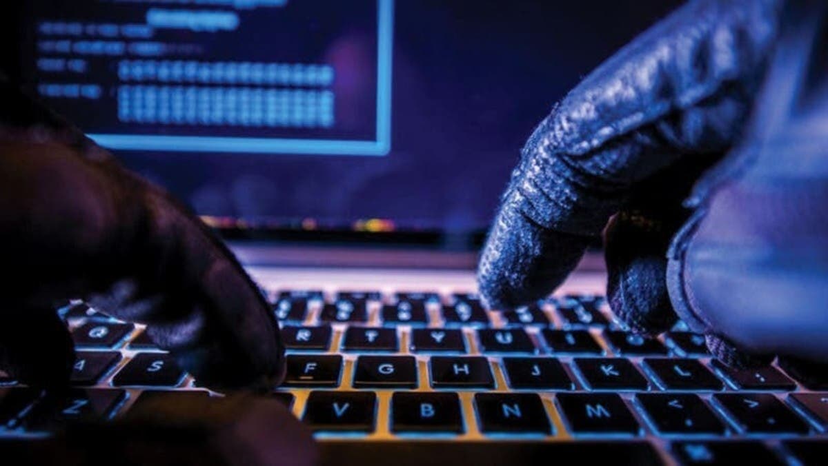 بعد ألف هجوم إلكتروني.. إسبانيا تعتقل قائد مجموعة قرصنة عمره 16 عاما