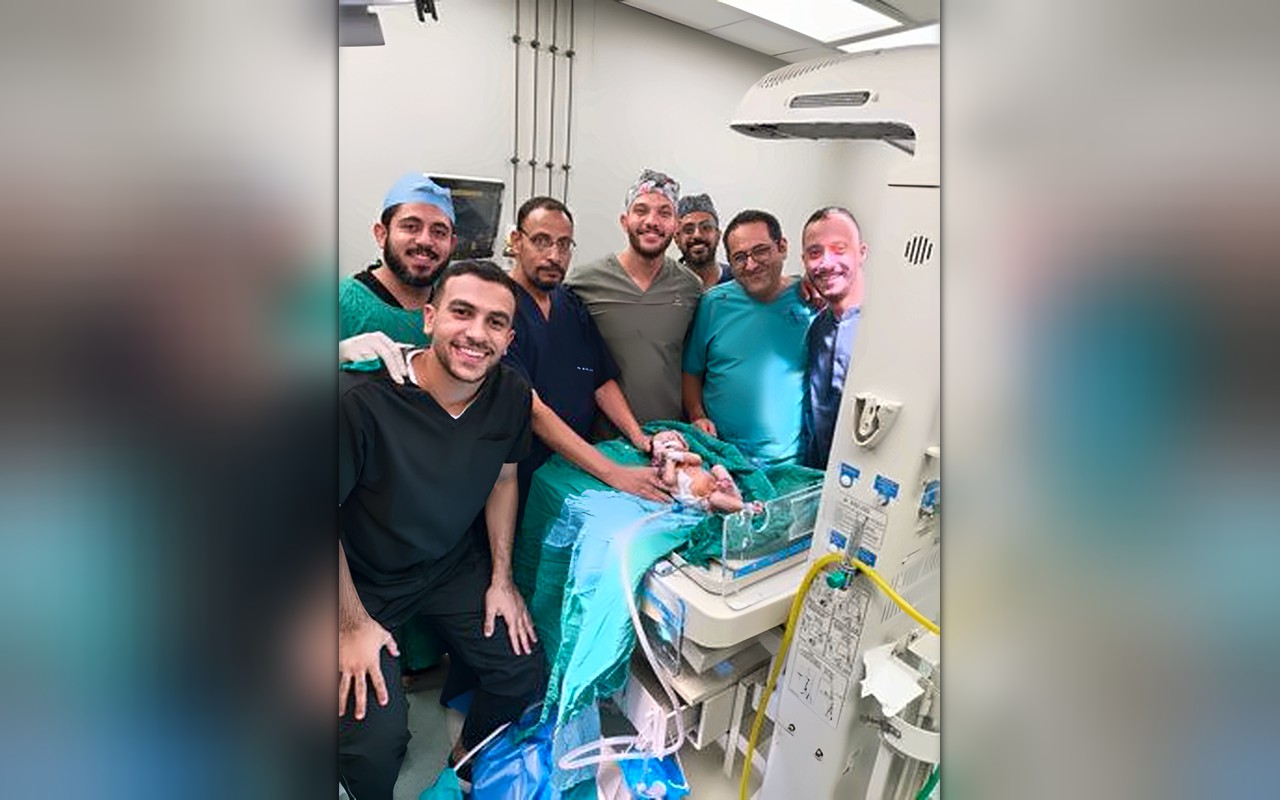 بعد 18 يومًا من ولادتها.. جراحة دقيقة بمستشفى أطفال مصر تنقذ رضيعة من عيب خلقي خطير