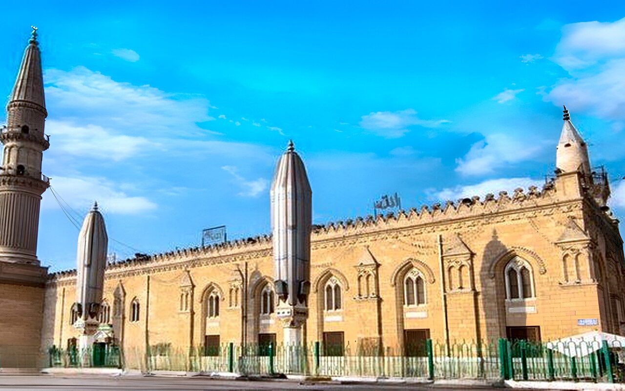 بث مباشر.. شعائر صلاة الجمعة من مسجد الإمام الحسين بالقاهرة