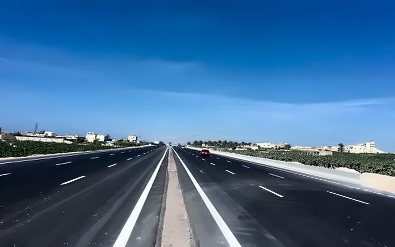 طريق وادي النطرون- العلمين.. رسوم المرور والاشتراكات الجديدة