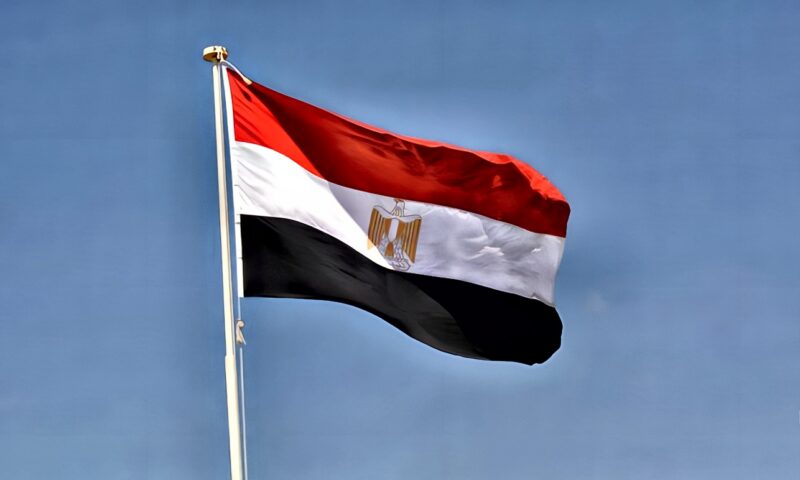مصر تدين استهداف مطار الملك فهد بالسعودية وتؤكد تضامنها الكامل مع المملكة