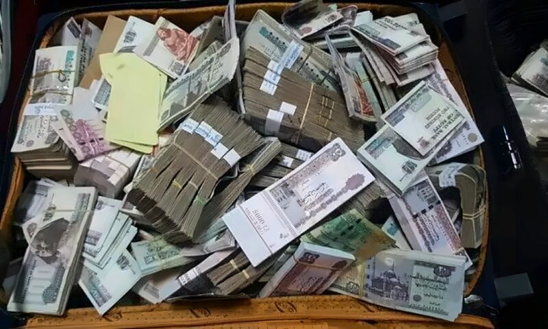 سقوط 3 أشخاص غسلوا 250 مليون جنيه وأخفوا نشاطهم في شراء المصانع والسيارات والعقارات