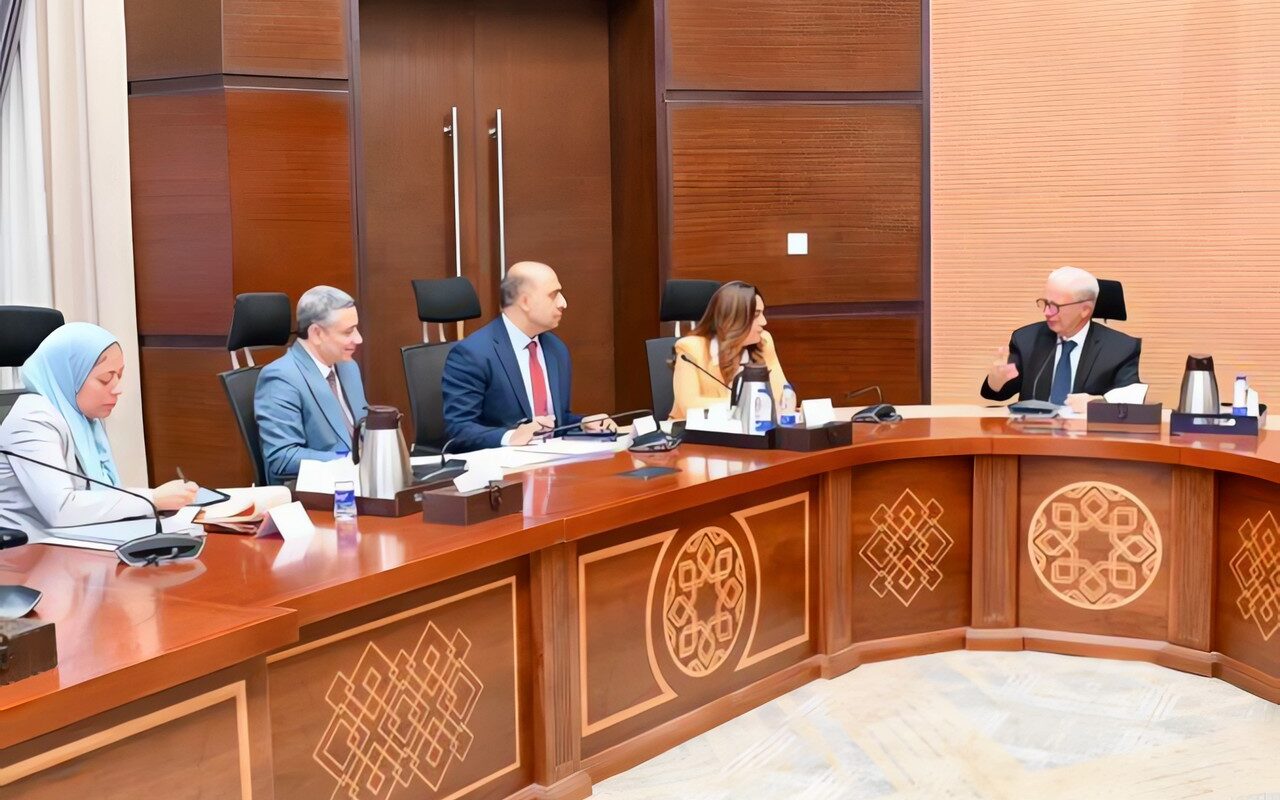 نائب رئيس الوزراء يتابع خطط تطوير منظومة إدارة المخلفات وتعزيز مواردها