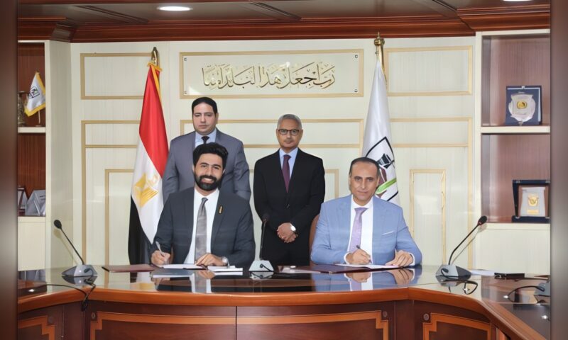 محافظ بني سويف يشهد توقيع بروتوكول لعلاج أمراض العيون وإجراء العمليات للفئات الأولى بالرعاية