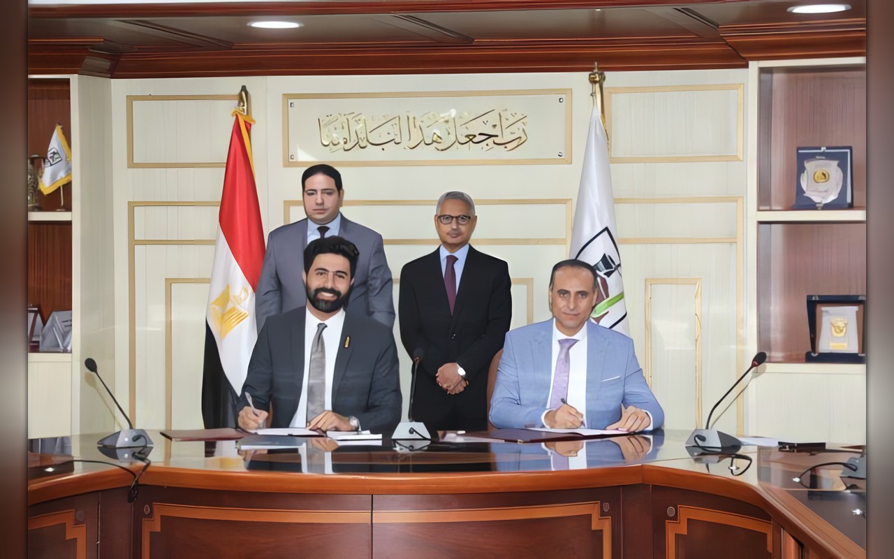 محافظ بني سويف يشهد توقيع بروتوكول لعلاج أمراض العيون وإجراء العمليات للفئات الأولى بالرعاية