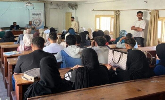 عميد تربية مطروح: الذكاء الاصطناعي والتقنيات الرقمية تفرض تحديات جديدة على وعي شباب الجامعة