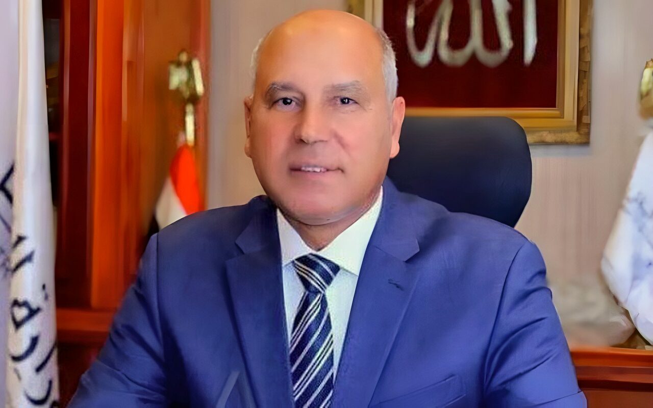 مصطفى بكري يعلن بدء تنفيذ إضاءة كباري قنا استجابة لنواب المحافظة