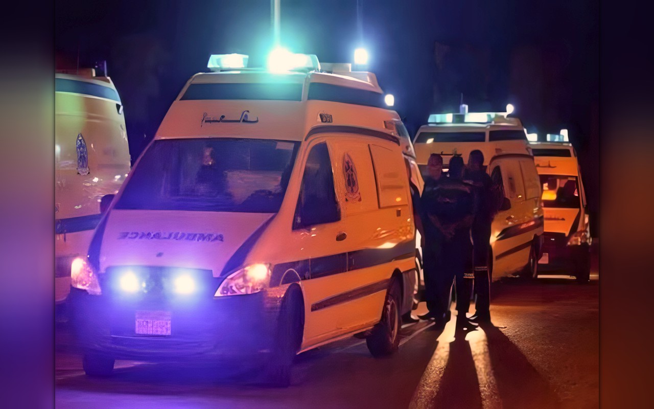 مصرع وإصابة 3 أشخاص في حادث اصطدام سيارة نصف نقل بحائط من الطوب البلوك بالفيوم