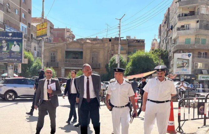 مدير أمن الفيوم يتفقد الخدمات الأمنية بمحيط المدارس ويوجه بتكثيف الحملات المرورية