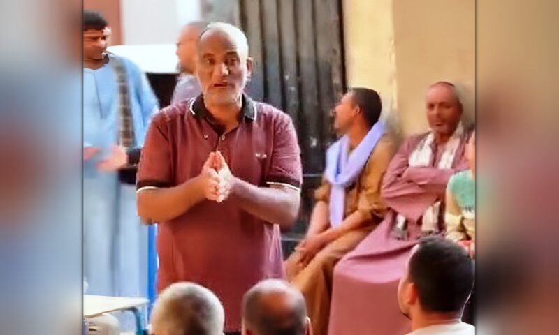 بعد ضجة الفيديو المتداول.. بعد ضجة الفيديو المتداول.. مدير مدرسة بالمنيا يواجه أولياء الأمور بالحقائق