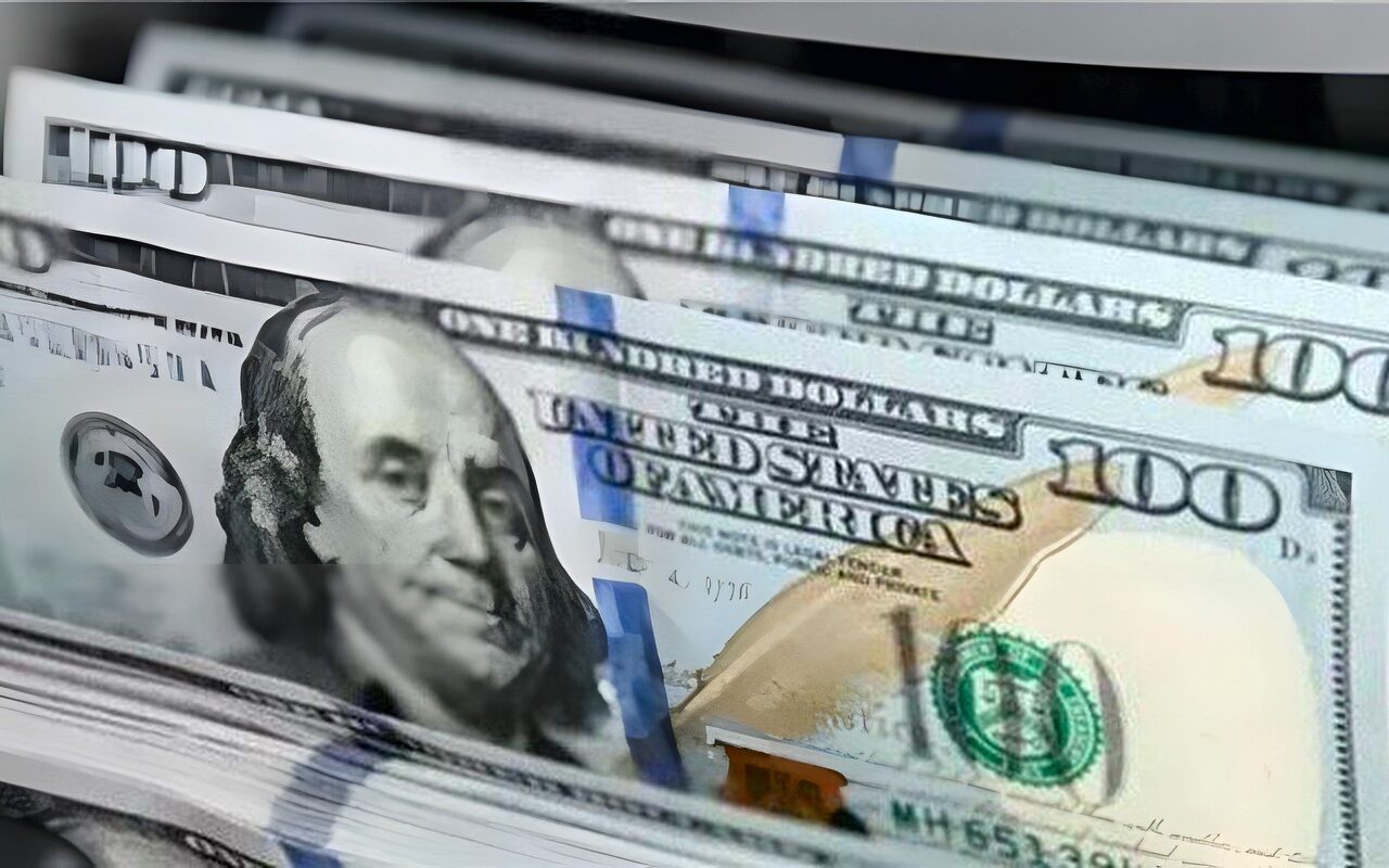 ارتفاع سعر الدولار في البنوك المصرية لأكثر من 52.50 جنيه