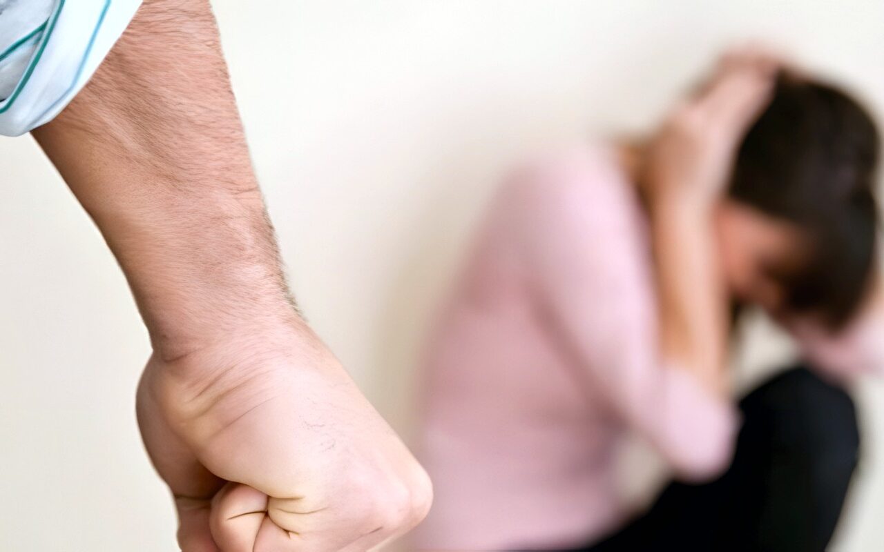 6 عوامل نفسية واجتماعية قد تحول الخلافات الزوجية إلى جرائم أسرية