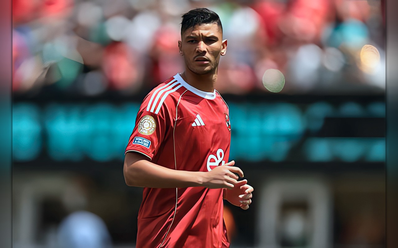 الأهلي يحدد شرط تجديد عقد أشرف داري.. ومفاضلة بين عمر فايد وحسام عبد المجيد لتدعيم الدفاع