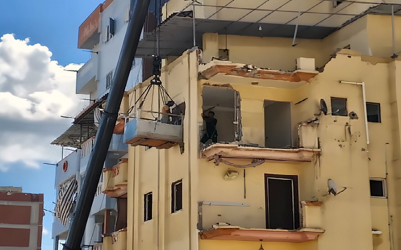 إزالة عقار الحضرة المائل بالإسكندرية.. أستاذ خرسانة يكشف تفاصيل خطة التعامل مع العقار