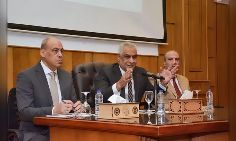 وزير الإنتاج الحربي: حريصون على توطين أحدث التكنولوجيات في الصناعات الدفاعية