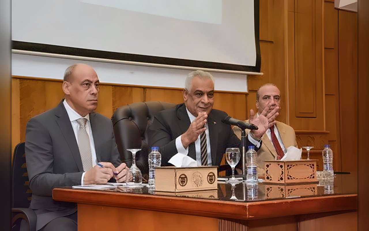 وزير الإنتاج الحربي: حريصون على توطين أحدث التكنولوجيات في الصناعات الدفاعية
