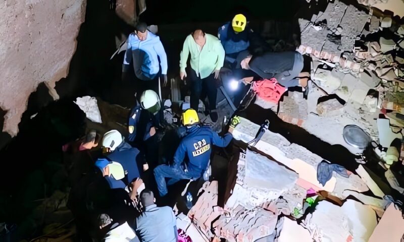 استخراج جثمان سيدة من أسفل أنقاض عقار سعد زغلول بالإسكندرية.. واستمرار البحث عن طفلتين شقيقتين
