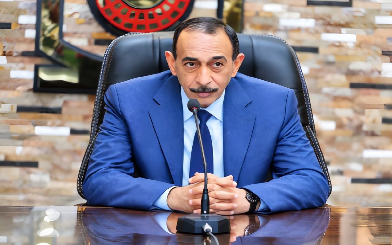 محافظ سوهاج يُصدر حركة تغييرات واسعة لقيادات مستشفيَي «العام» و«الصدر»